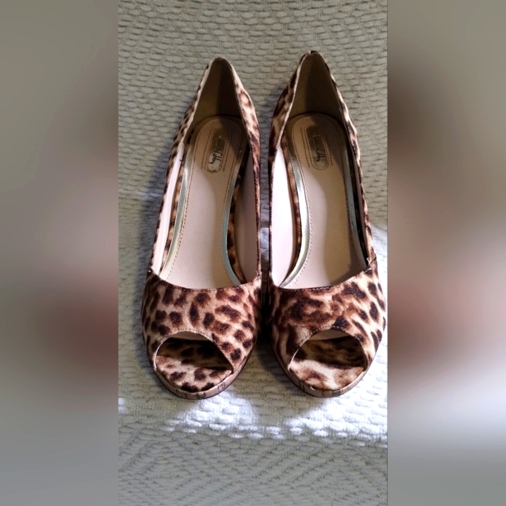 Sam & Libby animal print little platform heels